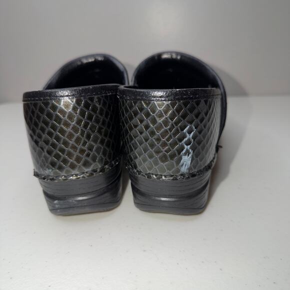 Dansko XP Professional Clogs Women Sz 39 Metallic Gunmetal Textured Gray Leather - Picture 3 of 8